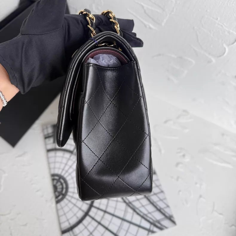 Chanel Chanel lambskin jumbo 25