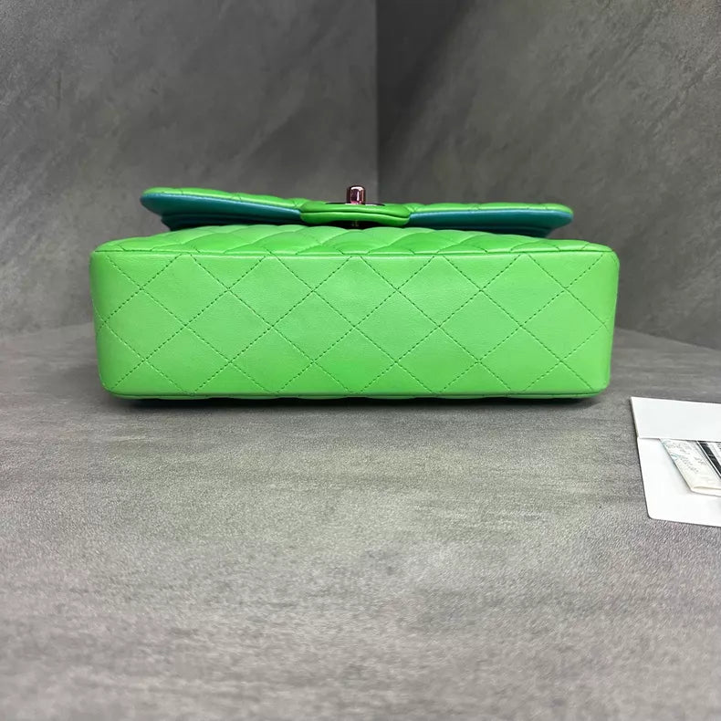 Chanel Chanel green lambskin CF small 23cm