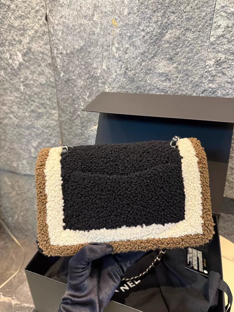 Chanel cf medium 23