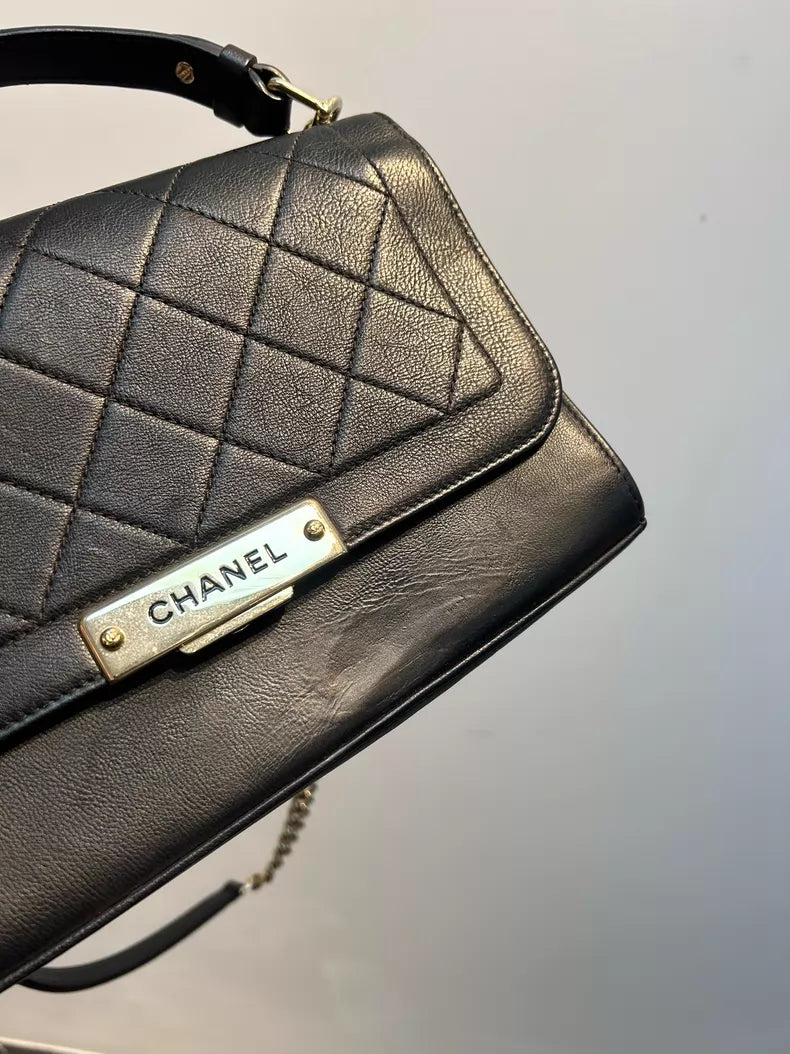 Chanel crossbody bag Label Click flap bag leather black