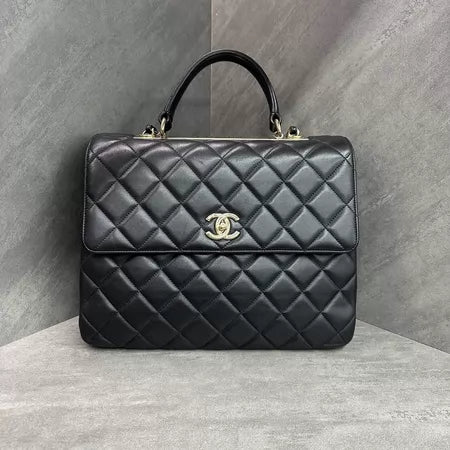 Chanel Chanel Trendy CC black gold hardware large handbag 23