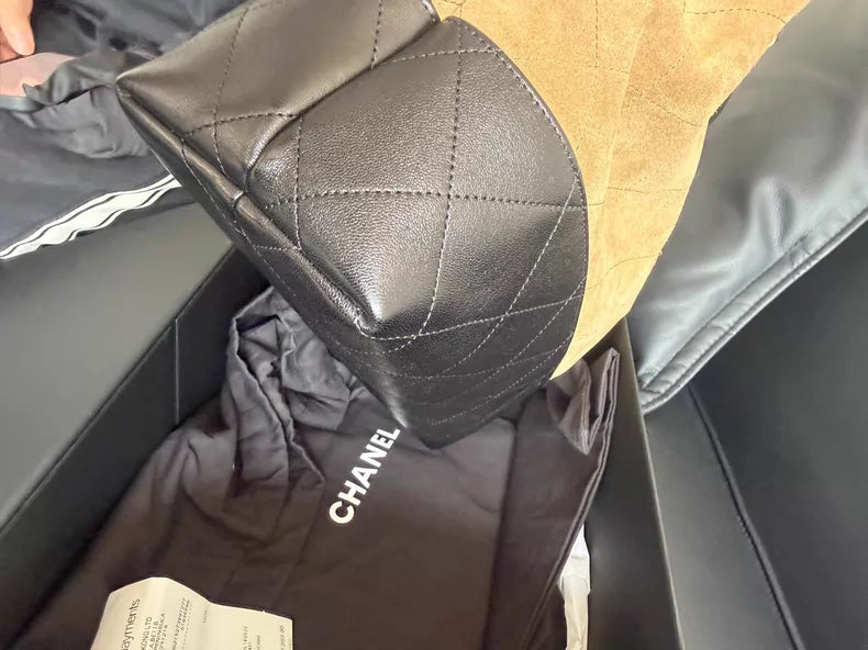 /Chanel Chanel 26s suede hobo