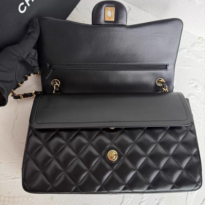 Chanel Chanel lambskin jumbo 25