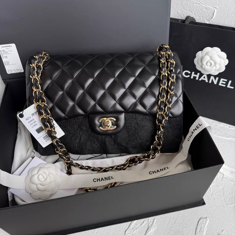 Chanel Chanel lambskin jumbo 25
