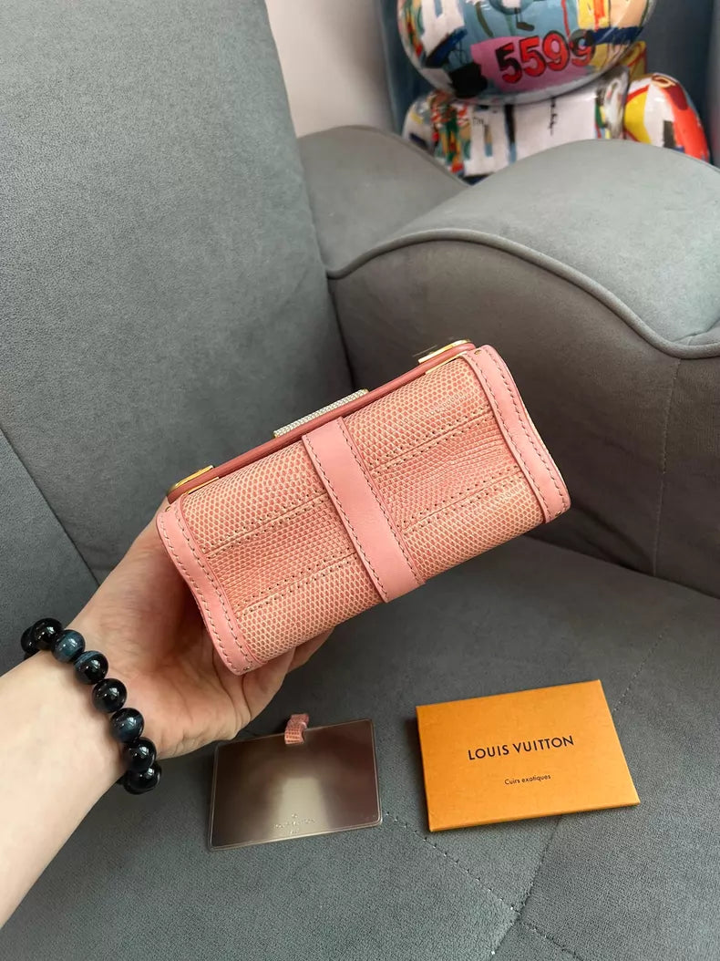 LV/ Louis Vuitton twist