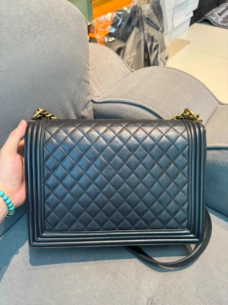 Chanel Chanel leboy large lambskin 19