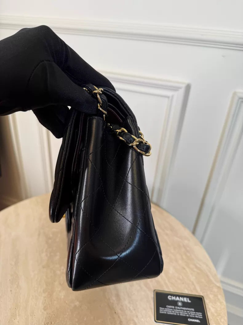 Chanel Chanel CF lambskin jumbo 16