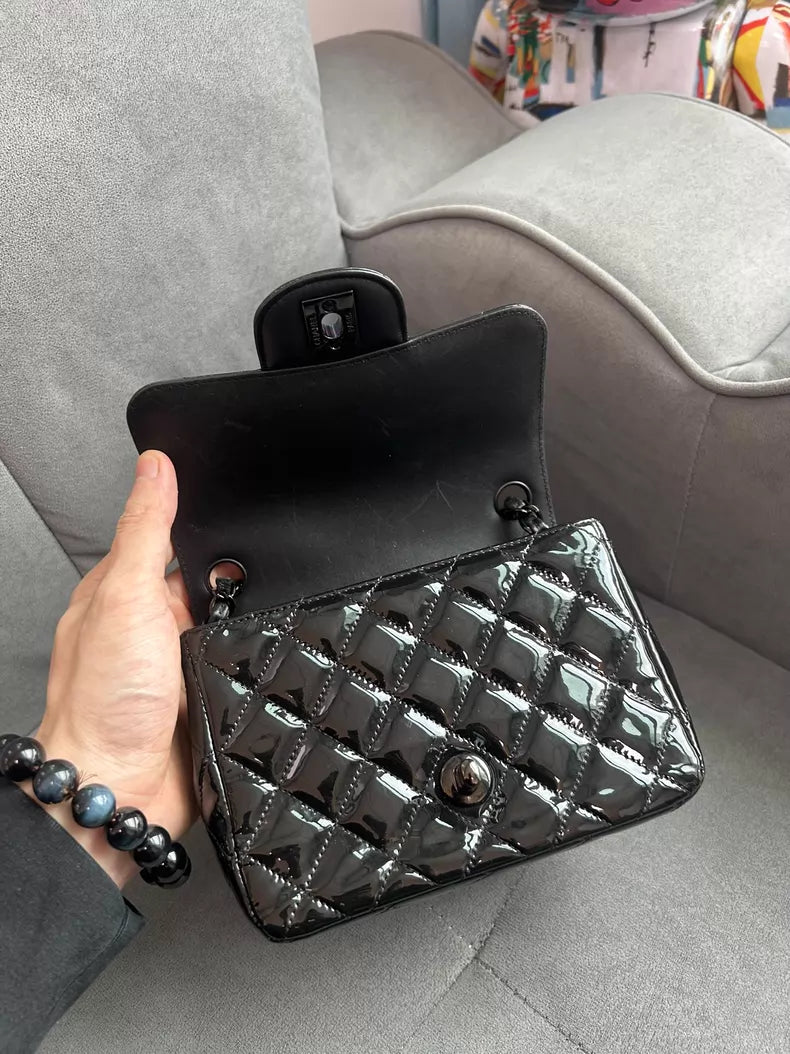 Chanel Chanel cf patent leather so black