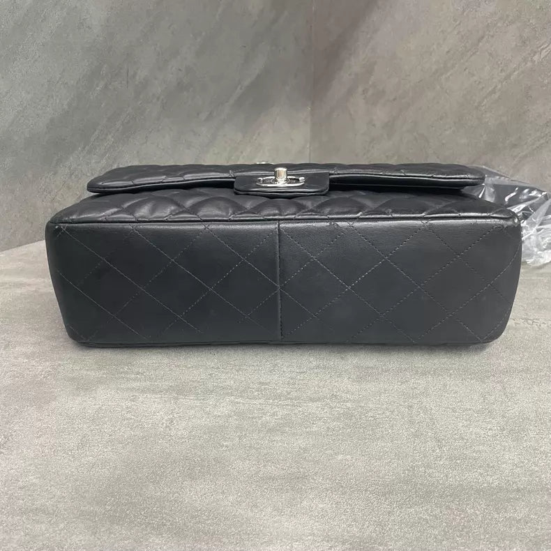 Chanel Chanel cf jumbo lambskin chain bag 16