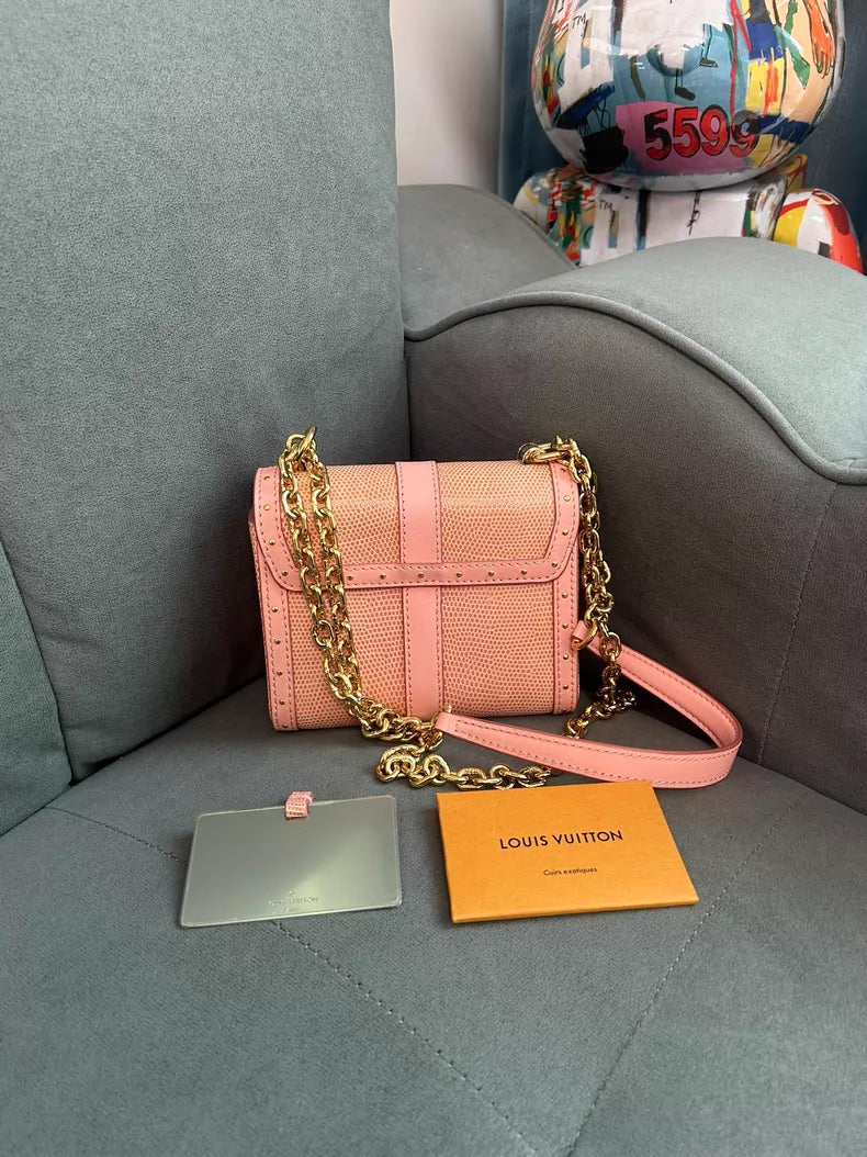 LV/ Louis Vuitton twist