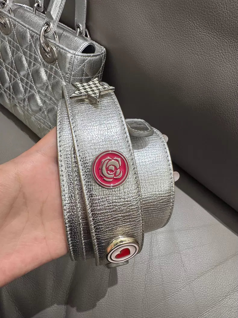Dior /Dior Lady Dior fluorescent silver lambskin 17