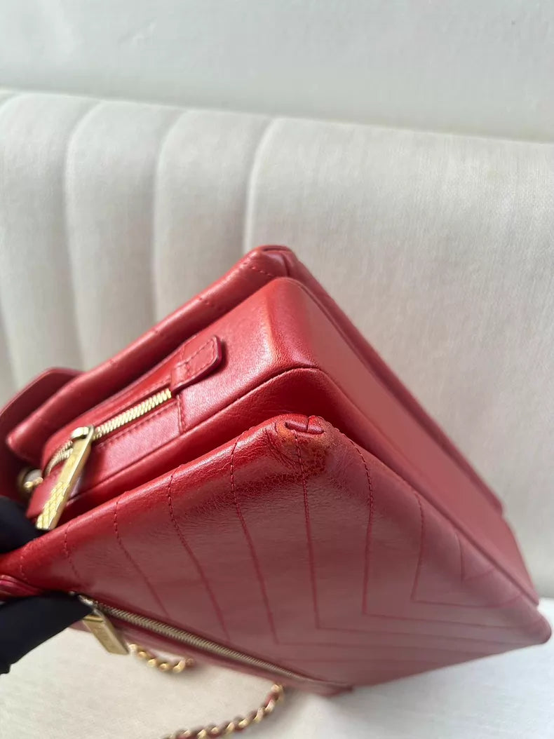 Chanel red 25