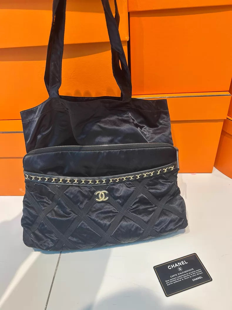 CHANEL Chanel tote black