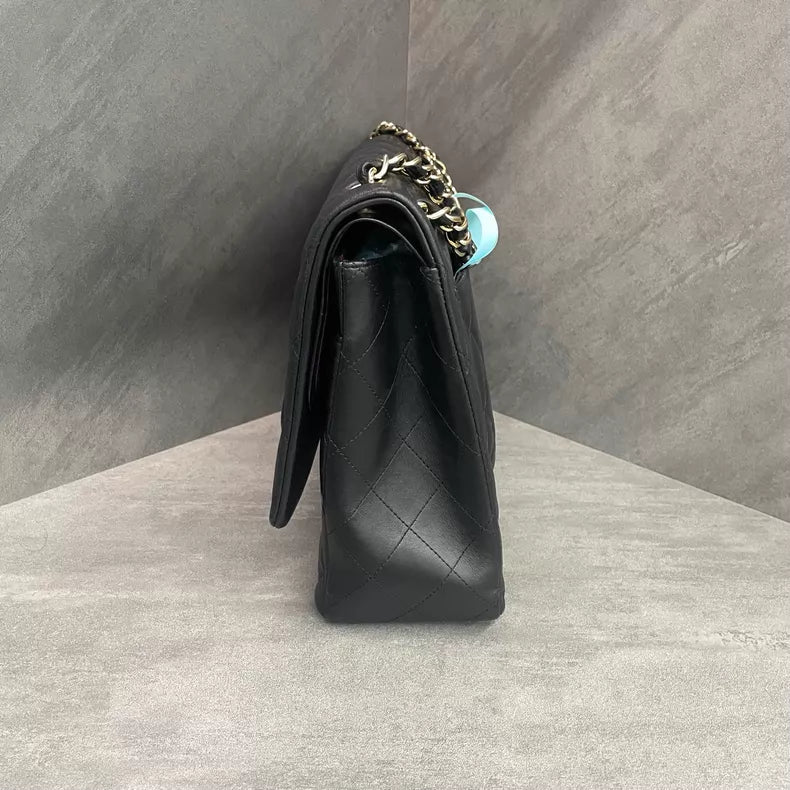 Chanel Chanel cf maxi lambskin 18
