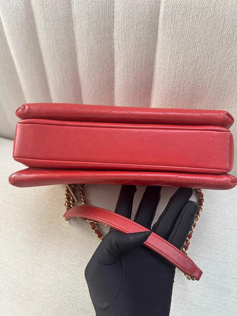 Chanel red 25