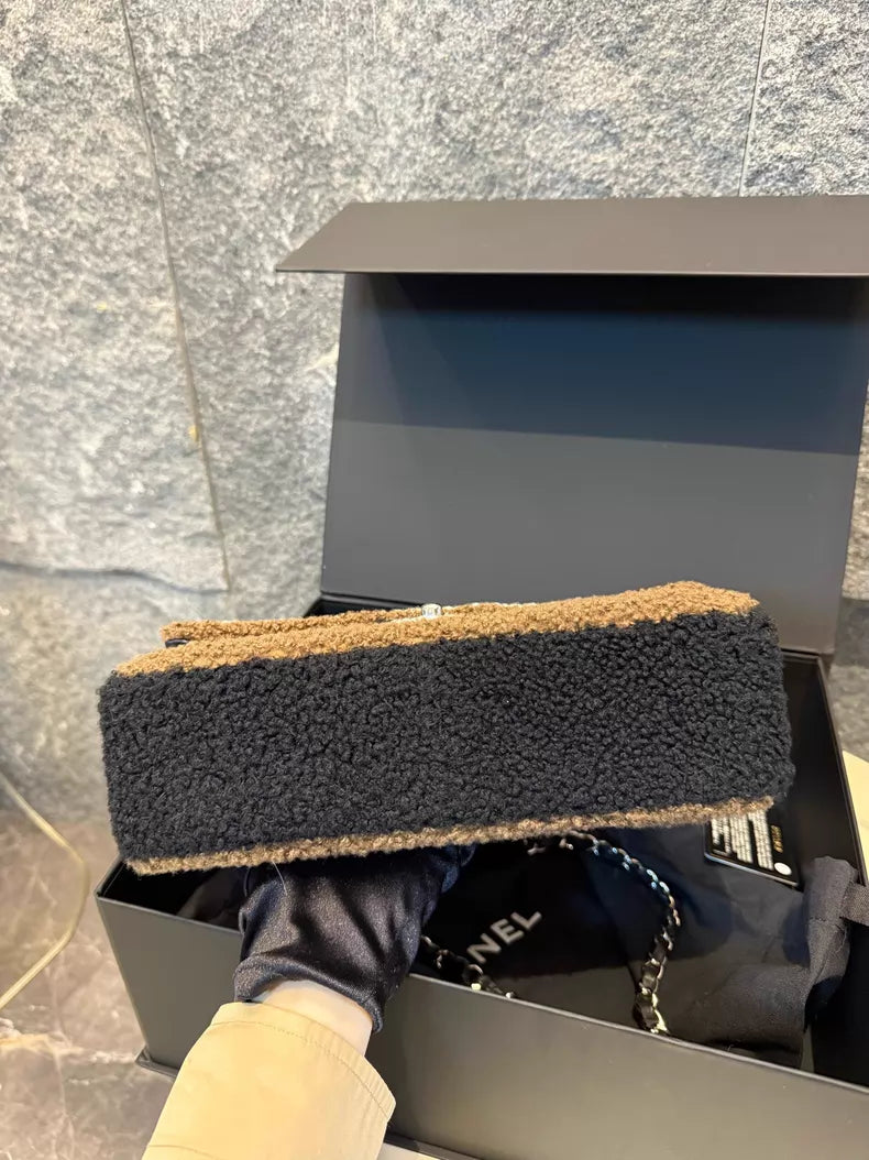 Chanel cf medium 23