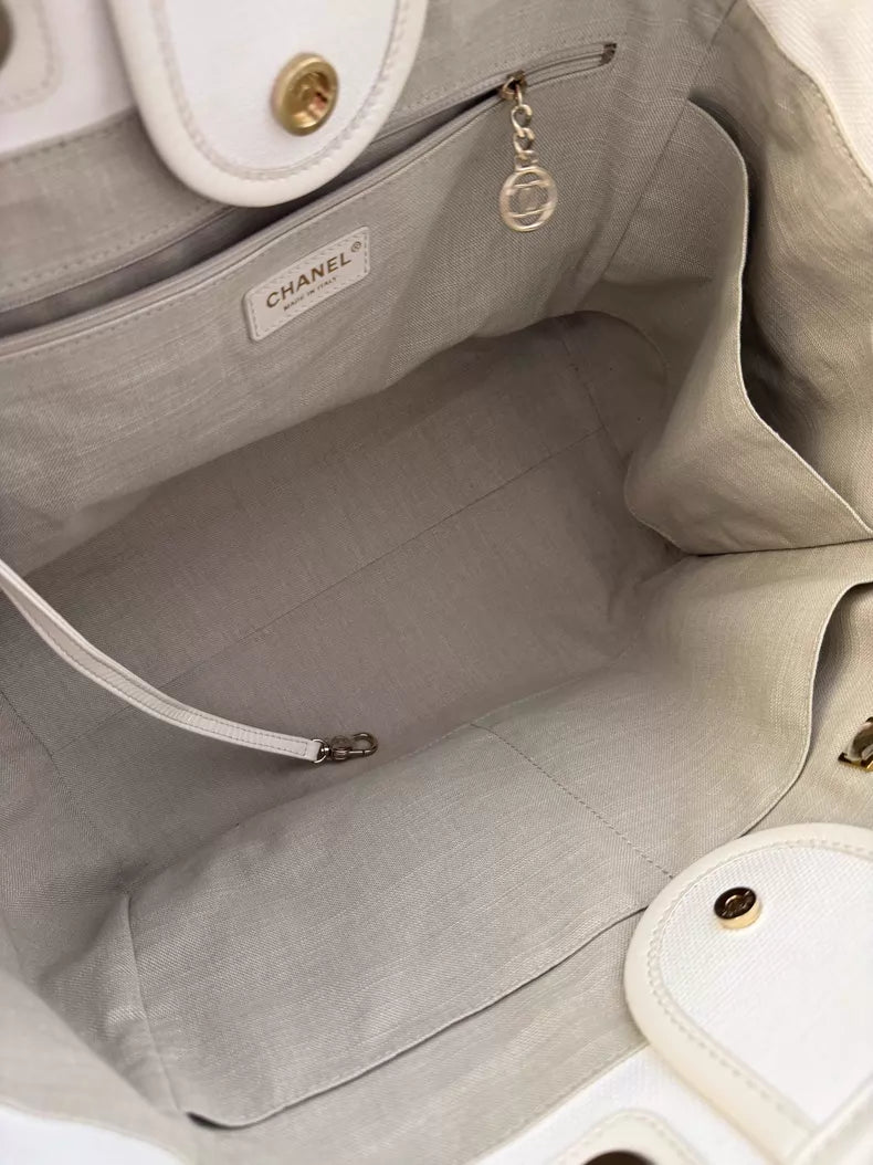 CHANEL/ Chanel 23c white canvas