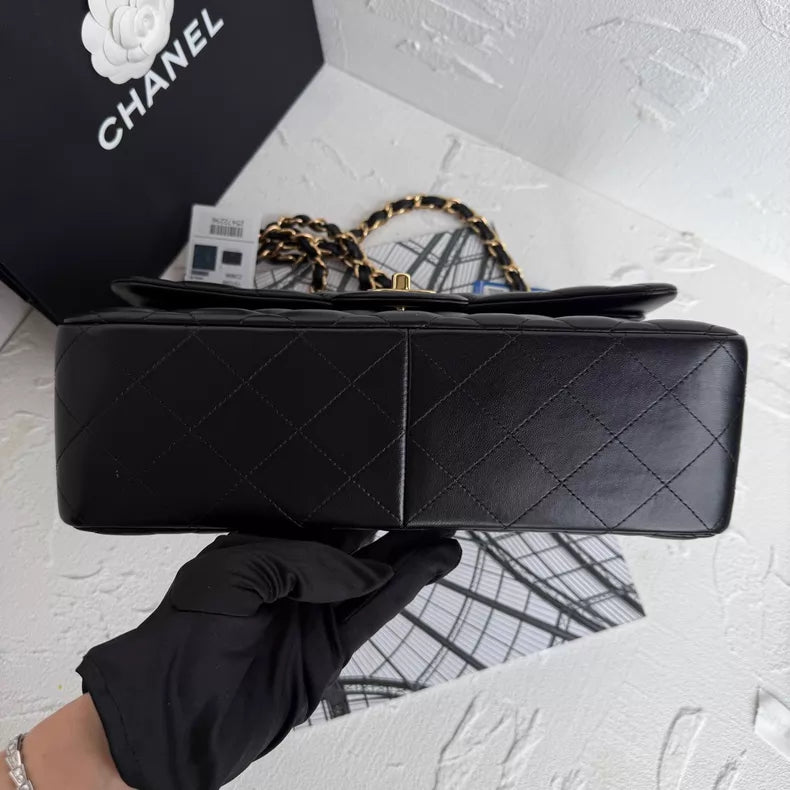 Chanel Chanel lambskin jumbo 25