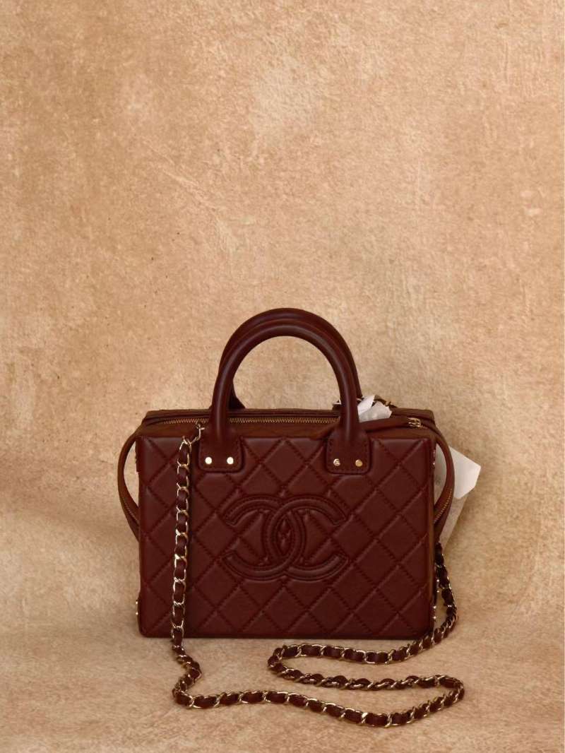 Calfskin Quilted Studded Square Vanity Case Burgundy